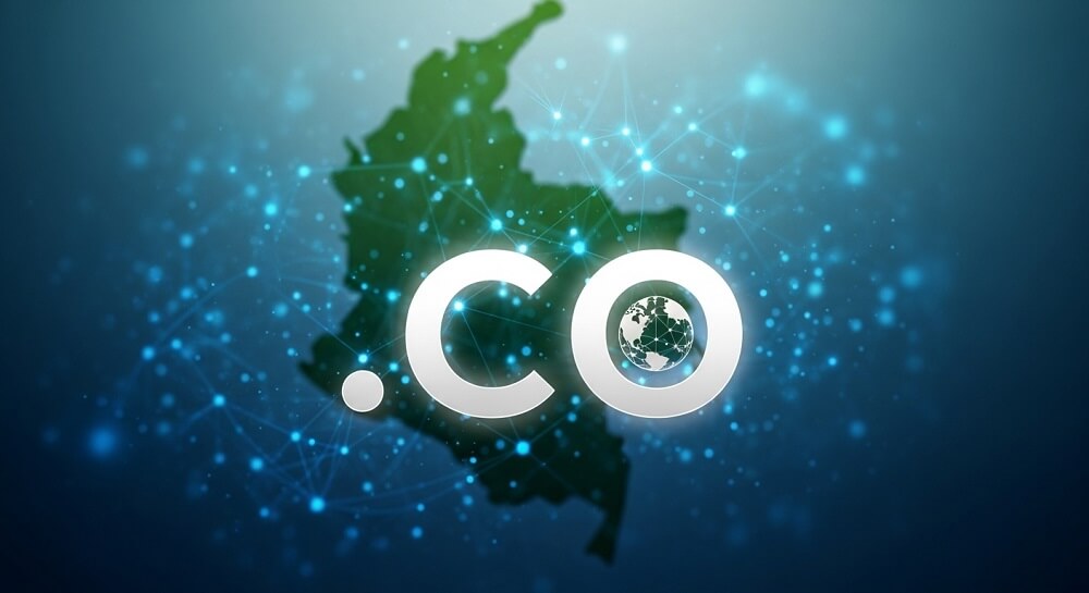 Dominio .co con mapa de Colombia y red de conexiones digitales globales en fondo azul tecnológico